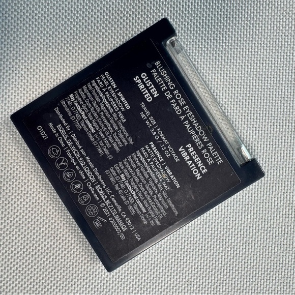 NWT Chella Mini Chella + Velabeauty Blushing Rose Eyeshadow Palette - Picture 3 of 3